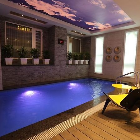Milestone Inn & Spa Масурі Екстер'єр фото