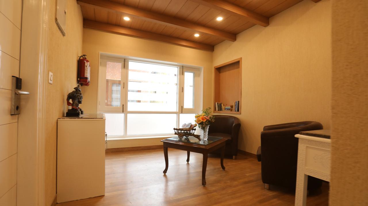 Milestone Inn & Spa Масурі Екстер'єр фото
