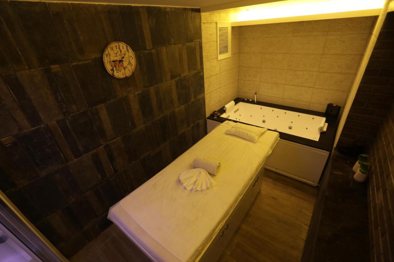 Milestone Inn & Spa Масурі Екстер'єр фото