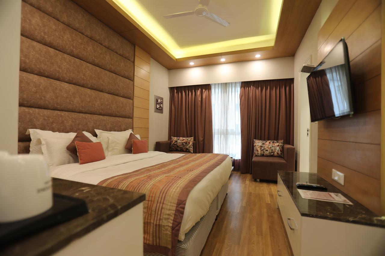 Milestone Inn & Spa Масурі Екстер'єр фото