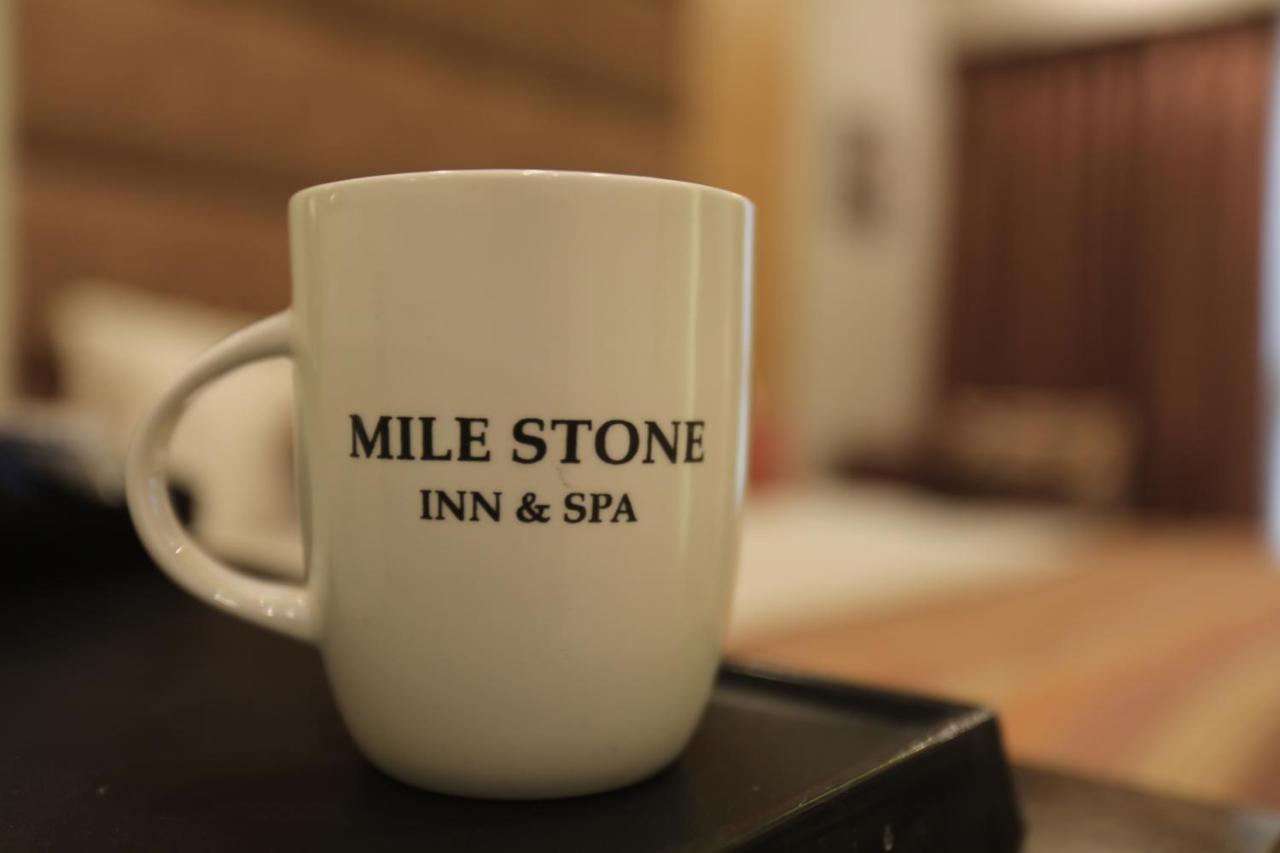 Milestone Inn & Spa Масурі Екстер'єр фото